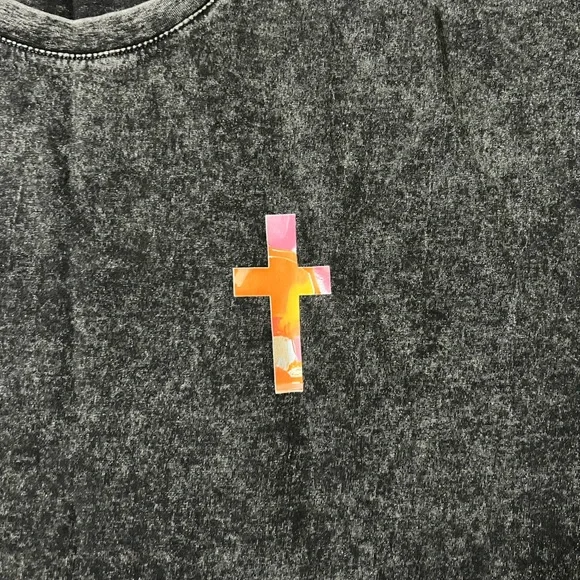 Men’s XL Heathered Black T-Shirt with Colorful Cross Design and Bible verse - Picture 2 of 11